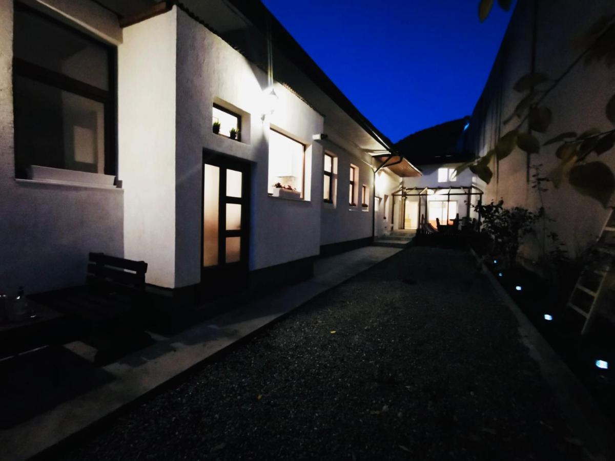Londof Housing City Center Brasov Lejlighed Eksteriør billede