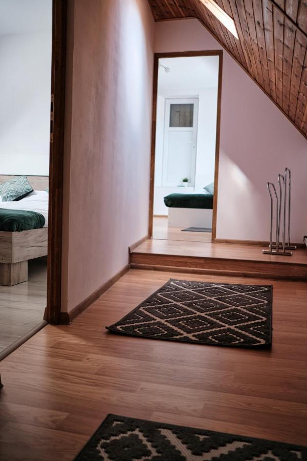 Londof Housing City Center Brasov Lejlighed Eksteriør billede