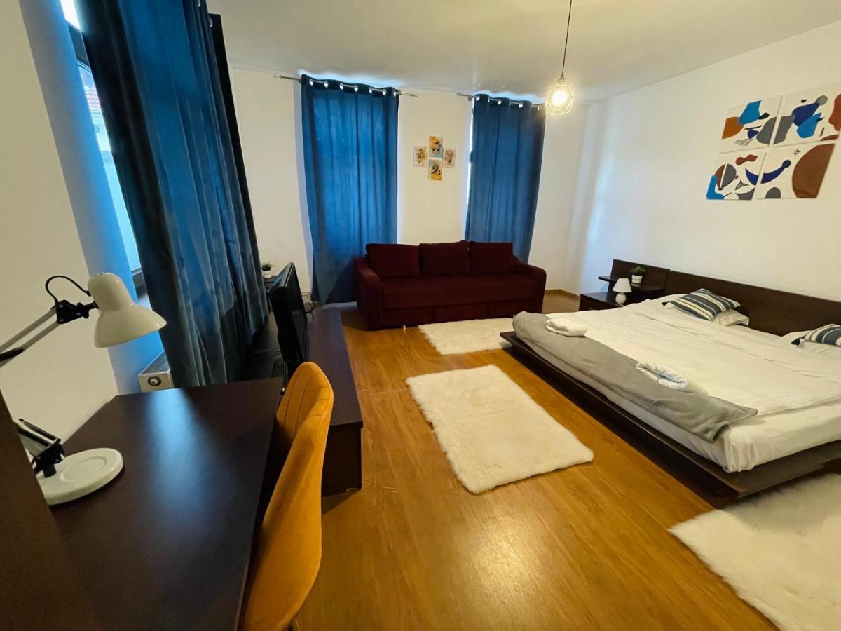 Londof Housing City Center Brasov Lejlighed Eksteriør billede